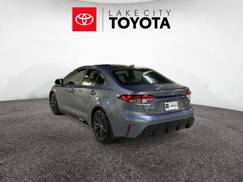 Used 2025 Toyota Corolla SE w/ Convenience Package image 4