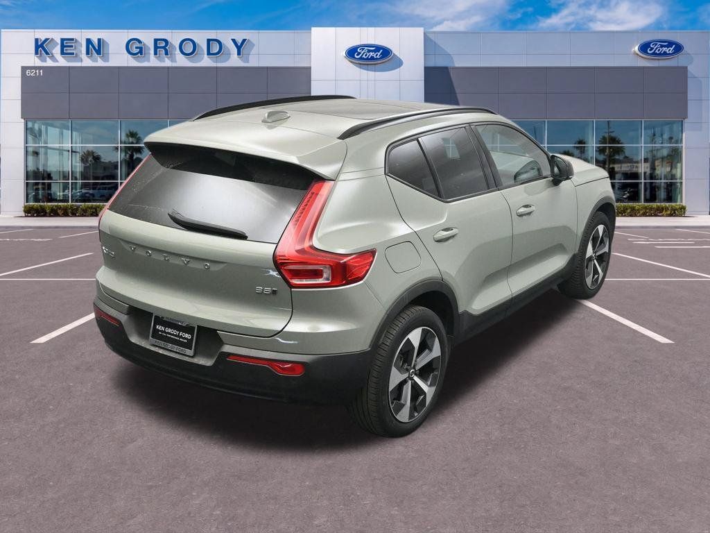 Used 2023 Volvo XC40 B5 Ultimate AWD/4WD image 13