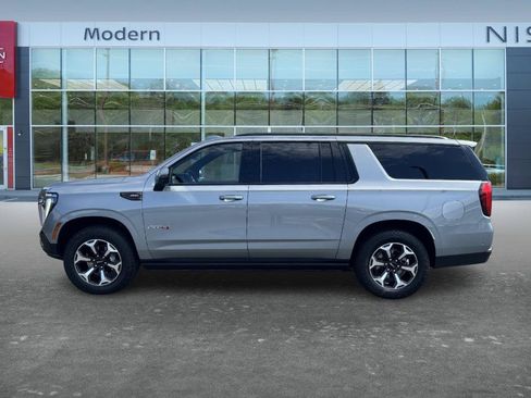 Used 2025 GMC Yukon XL AT4 Ultimate AWD/4WD image 9