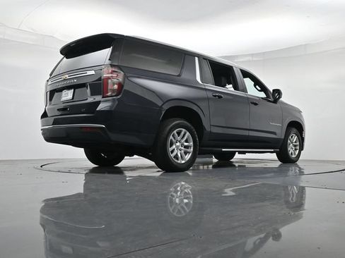 Used 2023 Chevrolet Suburban LT RWD image 35