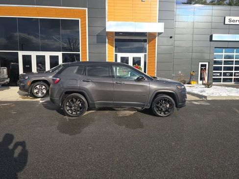 Used 2022 Jeep Compass Altitude w/ Convenience Group image 7