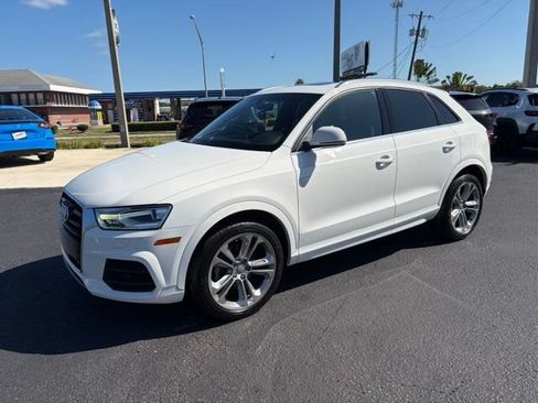 Used 2017 Audi Q3 2.0T Premium Plus w/ Premium Plus Package AWD/4WD image 3