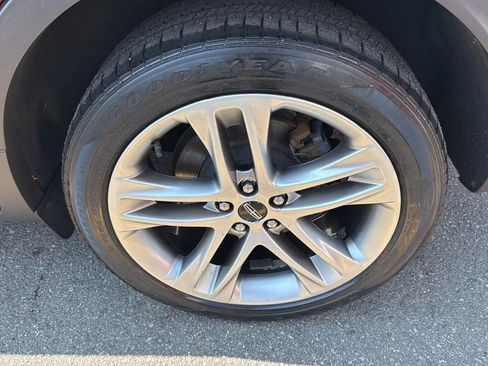 Used 2019 Lincoln MKC Reserve w/ MKC Climate Package image 9