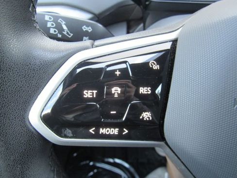 Used 2023 Volkswagen ID.4 S image 38