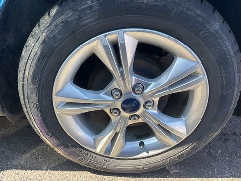 Used 2014 Ford Focus SE FWD image 14