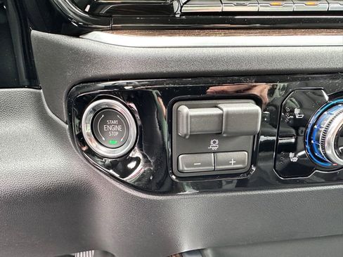New 2026 GMC Sierra 1500 Elevation w/ Elevation Premium Package AWD/4WD image 29