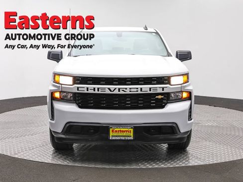 Used 2019 Chevrolet Silverado 1500 Custom w/ Custom Value Package RWD image 2
