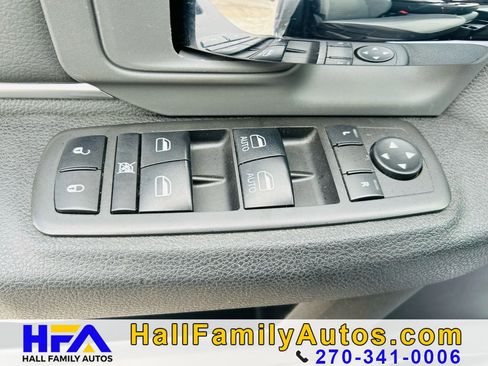 Used 2021 RAM 1500 Classic SLT AWD/4WD image 14