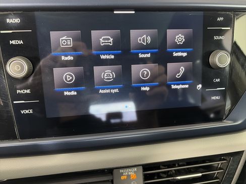 Used 2022 Volkswagen Taos SE FWD image 19