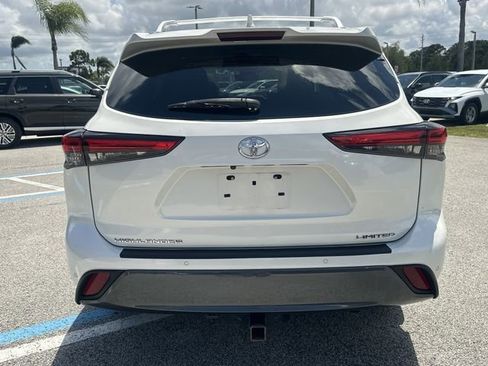 Used 2021 Toyota Highlander Limited FWD image 7