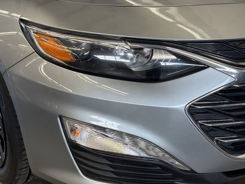 Used 2024 Chevrolet Malibu LT FWD image 3