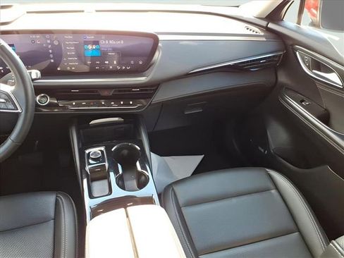 Used 2025 Buick Envision Preferred AWD/4WD image 15