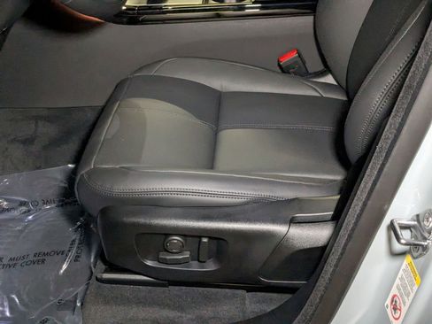 New 2026 Land Rover Range Rover Velar Dynamic SE image 4