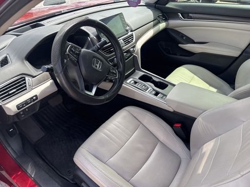 Used 2018 Honda Accord Touring image 3
