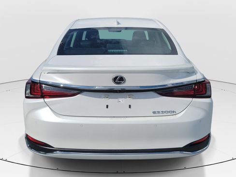 Certified 2025 Lexus ES 300h w/ Premium Package FWD image 5