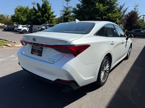 Used 2019 Toyota Avalon Limited w/ Advanced Safety Package FWD image 7