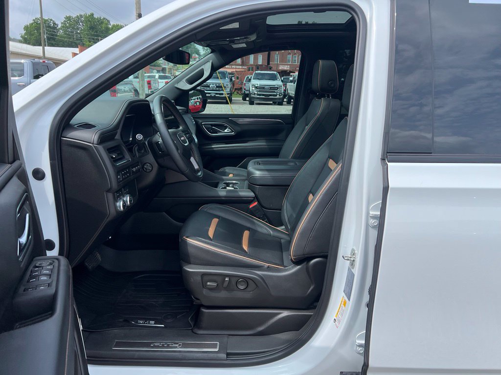 Used 2023 GMC Yukon AT4 w/ AT4 Premium Package AWD/4WD image 14