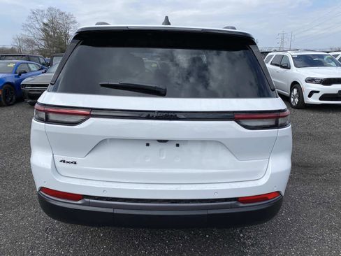 New 2026 Jeep Grand Cherokee Altitude image 3