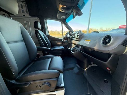 New 2025 Mercedes-Benz Sprinter 2500 image 21