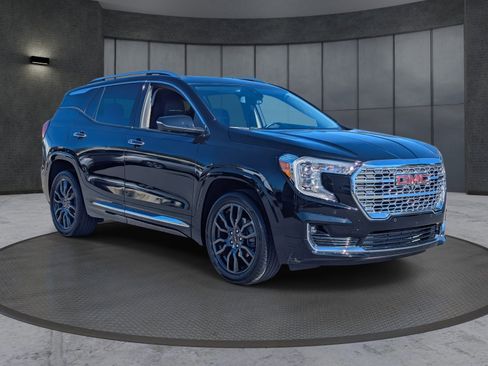 Used 2024 GMC Terrain Denali w/ Black Diamond Edition image 8