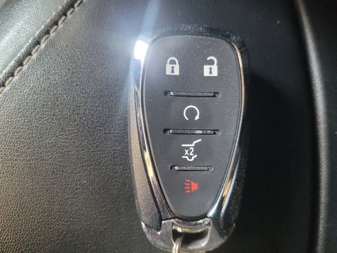 Used 2022 Chevrolet Camaro LT RWD image 32