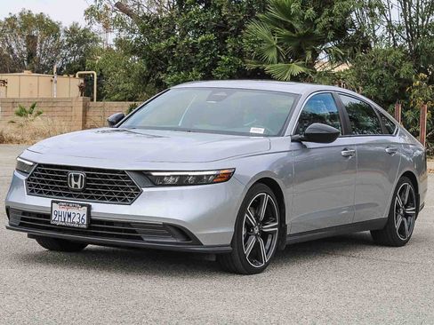 Used 2023 Honda Accord Sport image 3