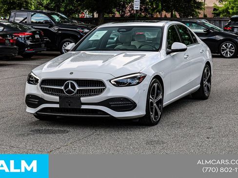Used 2025 Mercedes-Benz C 300 Sedan image 3