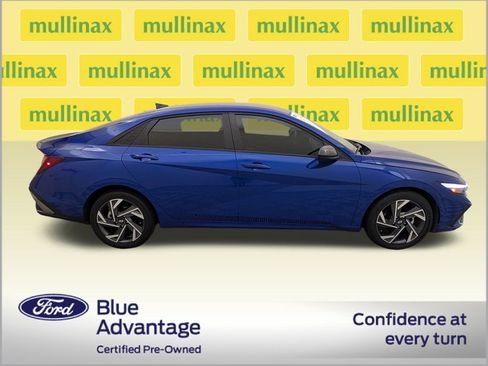 Used 2025 Hyundai Elantra Sport FWD image 2