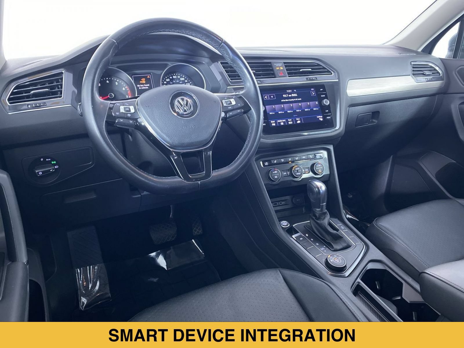 Used 2019 Volkswagen Tiguan SE AWD/4WD image 2