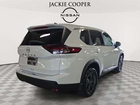 New 2026 Nissan Rogue SV FWD image 5