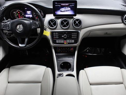 Used 2018 Mercedes-Benz CLA 250 image 9