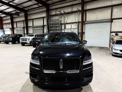Used 2021 Lincoln Navigator L Reserve image 10