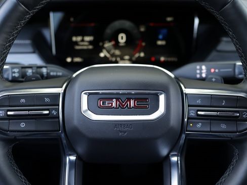 Used 2025 GMC Acadia Elevation image 11