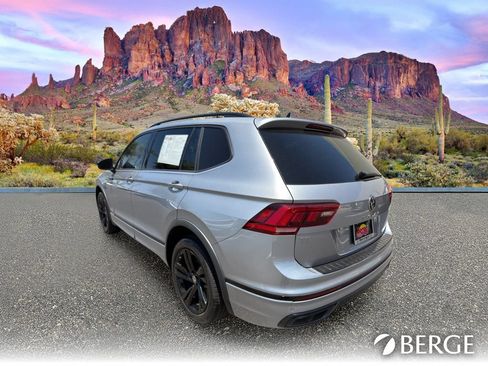 Used 2023 Volkswagen Tiguan SE R-Line FWD image 4