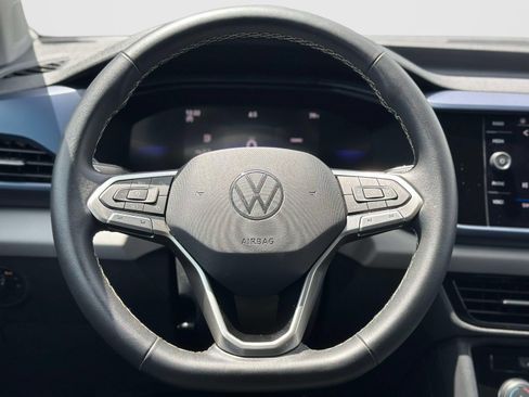Certified 2023 Volkswagen Taos SE FWD image 21