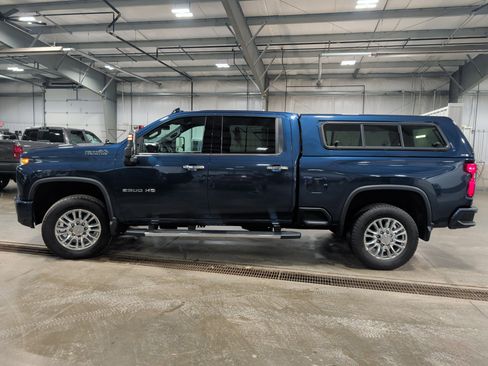 Used 2020 Chevrolet Silverado 2500 High Country w/ Z71 Off-Road Package image 5