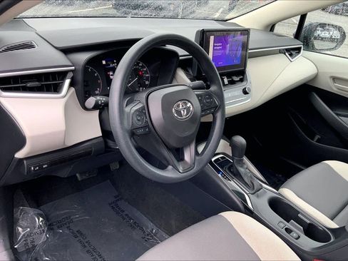 Used 2024 Toyota Corolla LE image 17