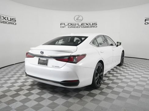 Certified 2022 Lexus ES 300h F Sport w/ Accessory Package image 7
