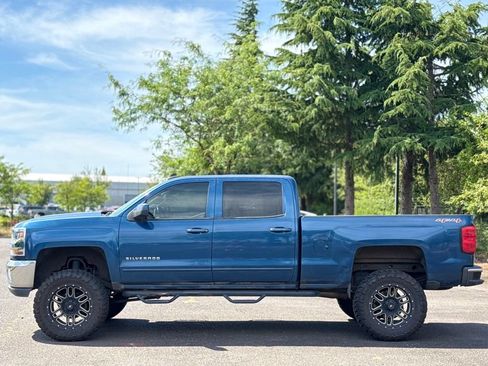 Used 2017 Chevrolet Silverado 1500 LT w/ All Star Edition AWD/4WD image 2