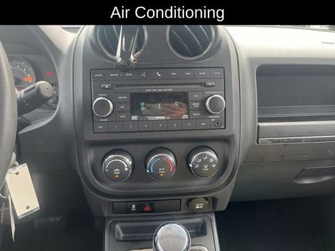 Used 2017 Jeep Patriot Sport FWD image 13
