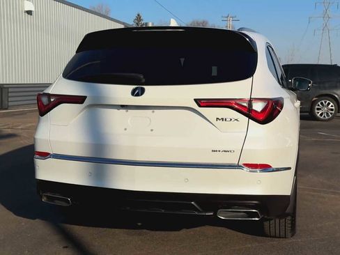 Used 2023 Acura MDX SH-AWD w/ Advance Package image 3