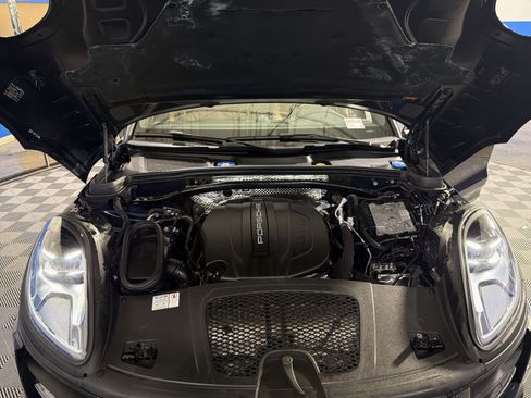 Used 2021 Porsche Macan AWD/4WD image 38