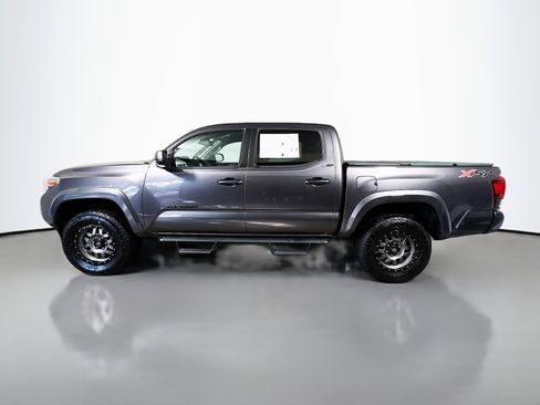 Used 2018 Toyota Tacoma SR5 image 9