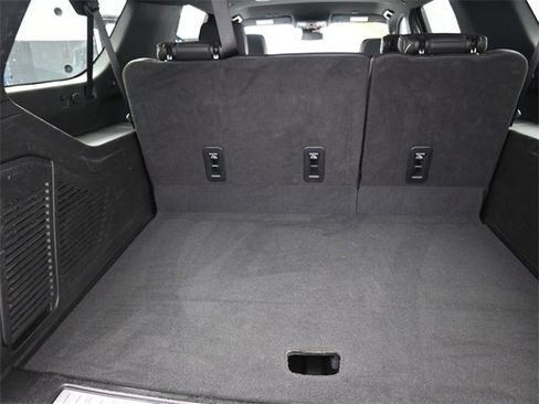Used 2023 Chevrolet Suburban Premier image 26