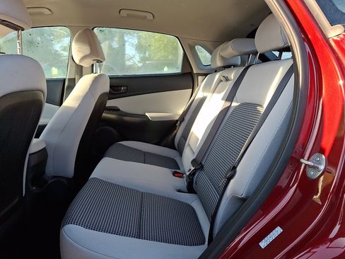 Certified 2023 Hyundai Kona SE AWD/4WD image 10