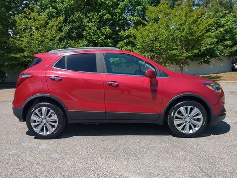 Used 2020 Buick Encore Preferred FWD image 3