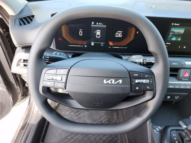 New 2026 Kia K4 FWD image 34