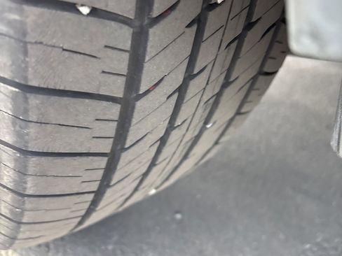 Used 2023 Volkswagen Tiguan SE image 28