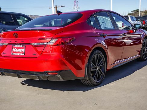 New 2026 Toyota Camry Hybrid FWD image 7