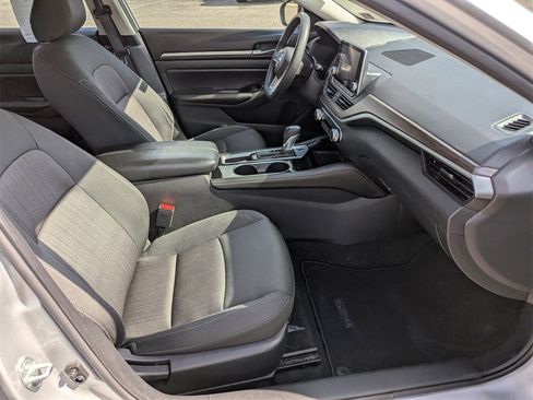 Used 2023 Nissan Altima 2.5 SV image 18